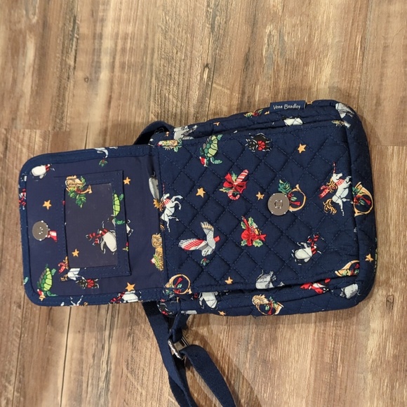 🎄🎅Vera Bradley Christmas mini hipster - Picture 5 of 8